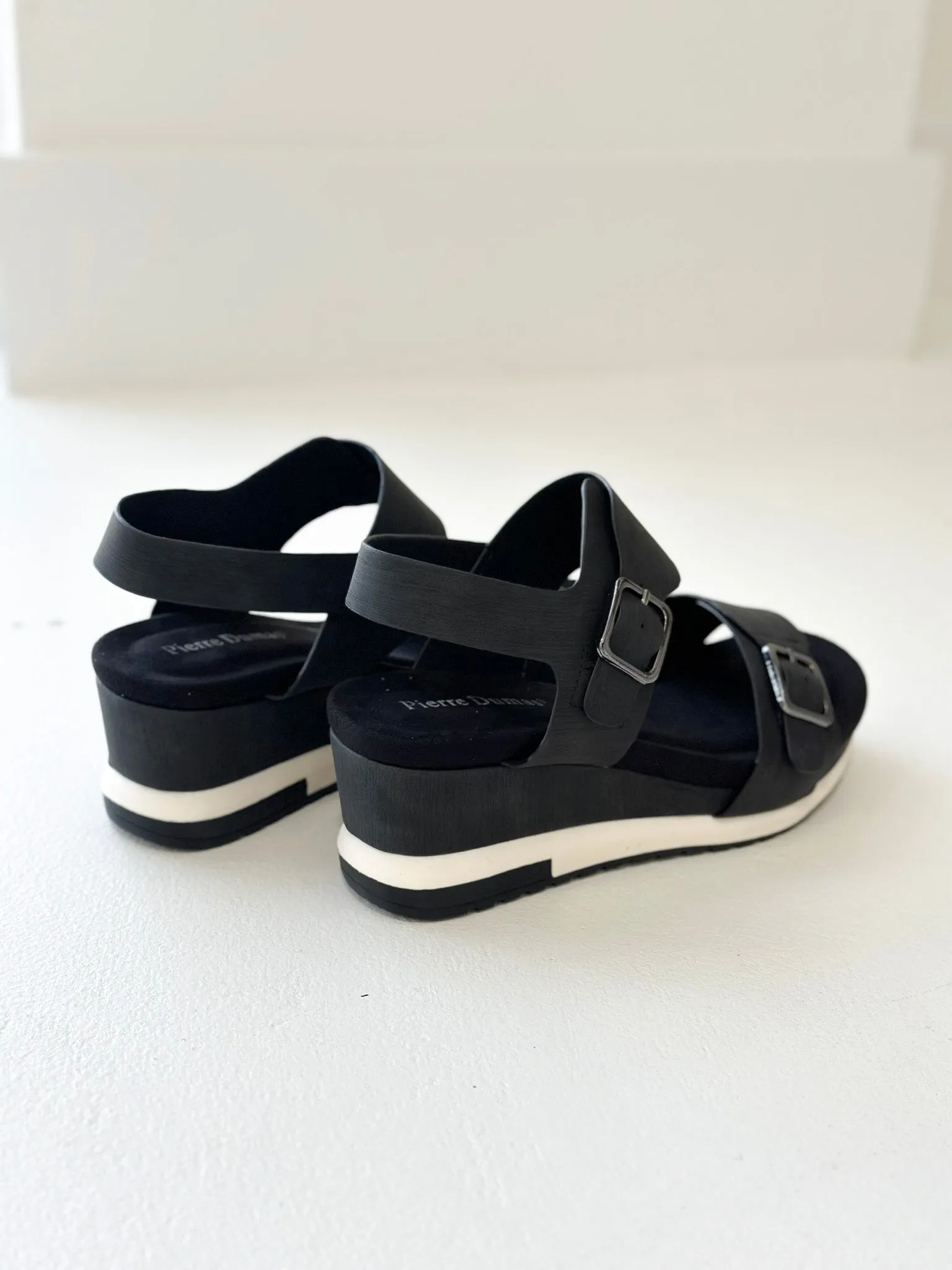 The Get-Up Wedge - Black